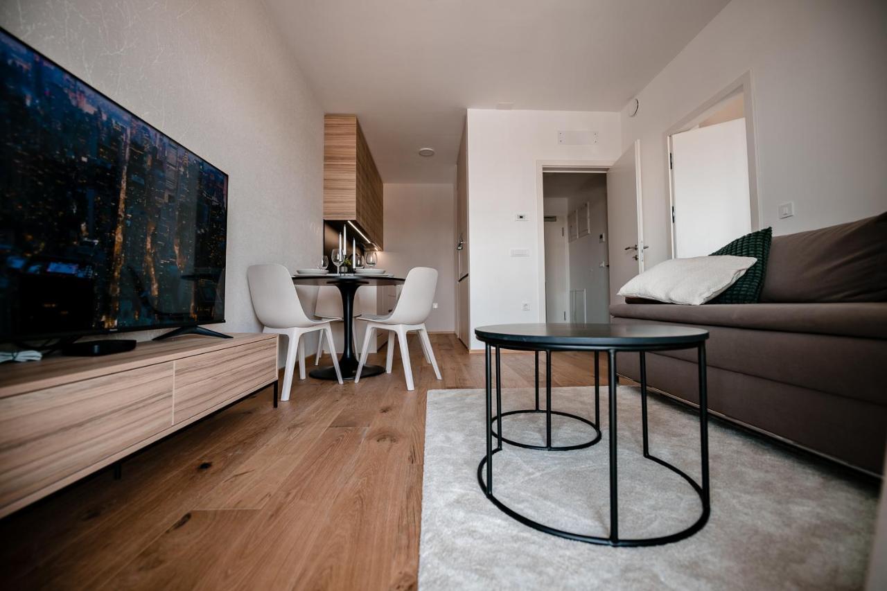 Sodoben Apartma V Centru Ljubljane Любляна Екстериор снимка
